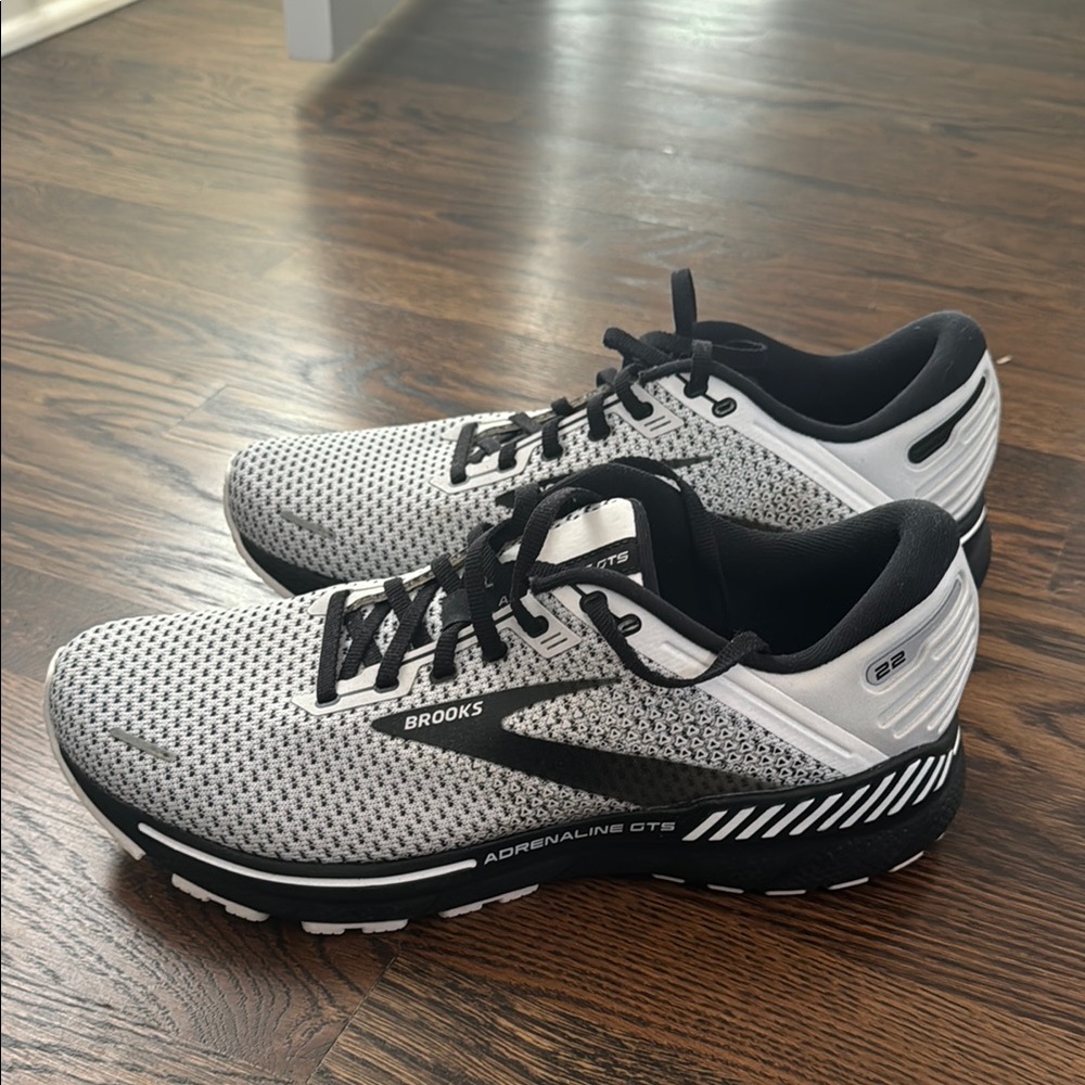 Brooks Adrenaline - Worn Once